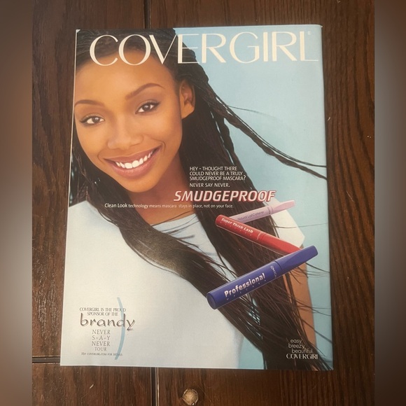 People Magazine Aug. 2, 1999 Vol.52 No.4 JFK Jr. & Carolyn Bessette-Kennedy - Picture 2 of 5